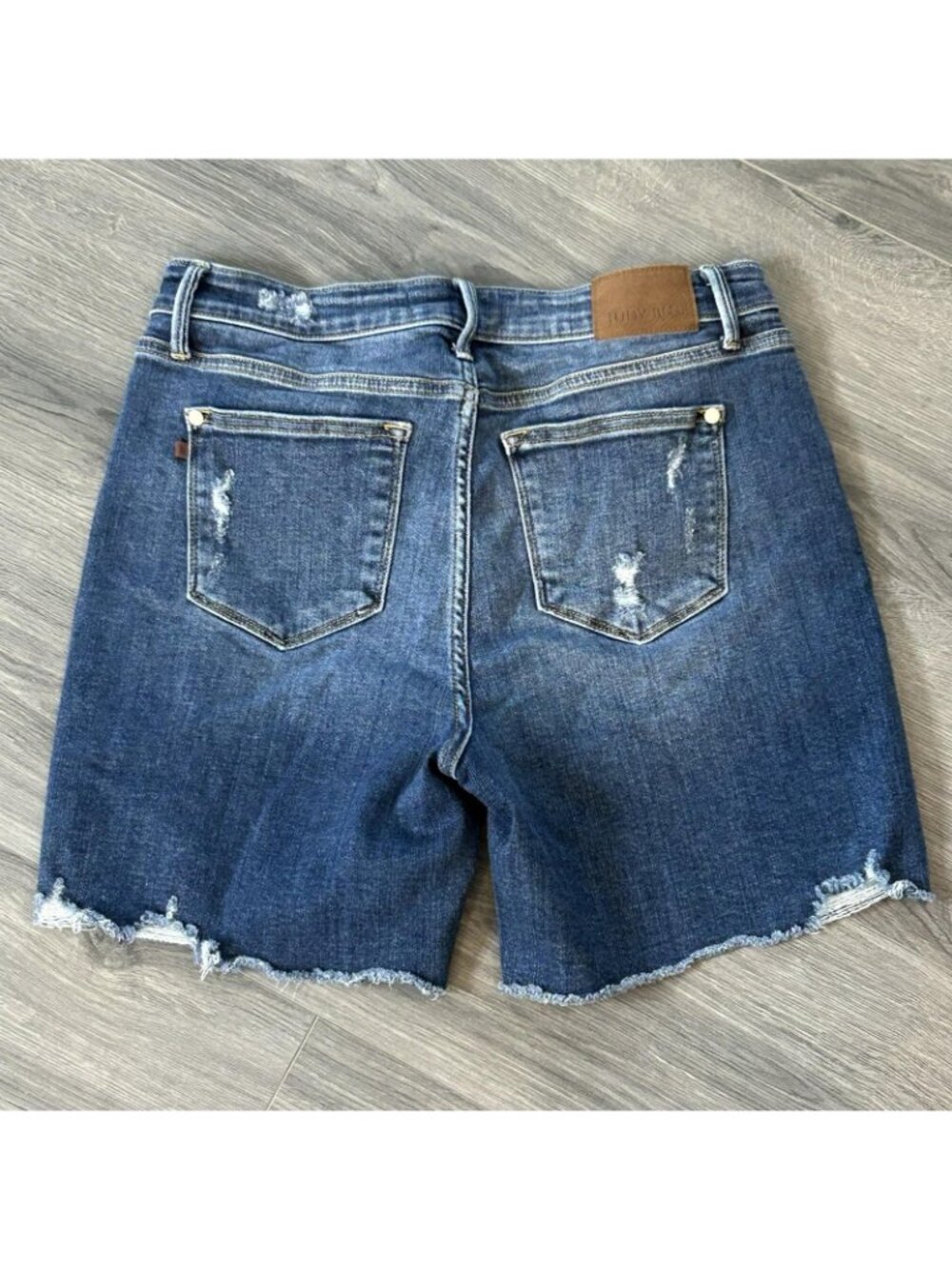 Judy Blue Shorts Womens XL Blue Denim Bermuda Distressed Frayed Hem Stretch - Picture 2 of 10
